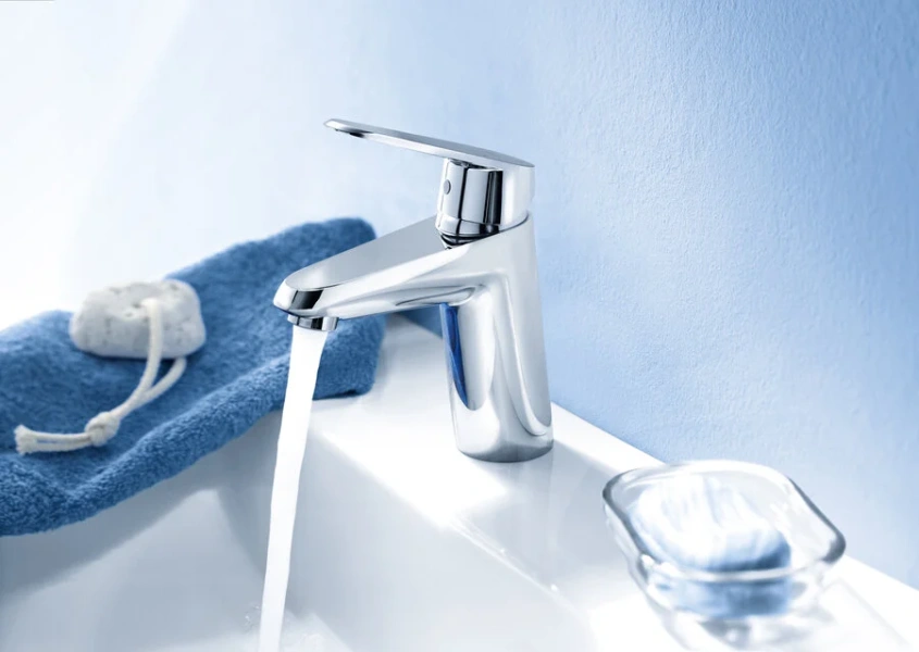 Смеситель для раковины Grohe Eurodisc Cosmopolitan 33190 (детальная фотография), округлая форма, с донным клапаном