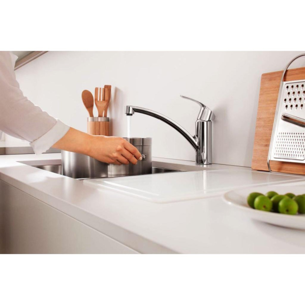 Смеситель для кухни Grohe Eurosmart New 30260002 (детальная фотография), на мойку, на столешницу