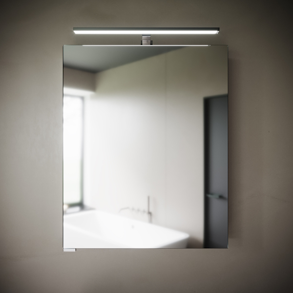 Зеркальный шкаф с подсветкой Sancos Hilton 60 см с розеткой Z600 (детальная фотография), в наличии