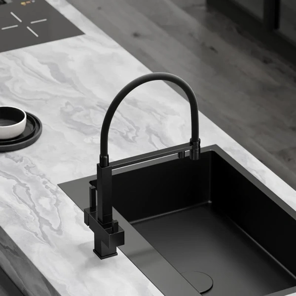 Смеситель для кухни Sancos Moro черный SC4006MB (детальная фотография), высокие, из латуни, прямоугольная форма, для питьевой воды с фильтром