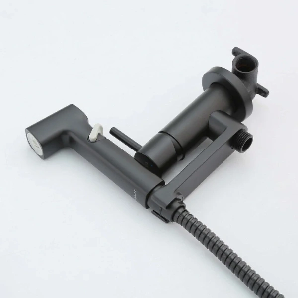 Гигиенический душ со смесителем Акватек Ника черный матовый AQ1819MB (детальная фотография), полный комплект со смесителем