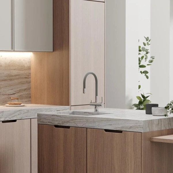 Смеситель для кухни Sancos Lucia хром SC4004CH (детальная фотография), с поворотным изливом, с коротким изливом, с гибким изливом