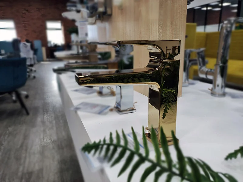 Смеситель для раковины Hansgrohe Metropol полированное золото 32507990 (детальная фотография) index_1