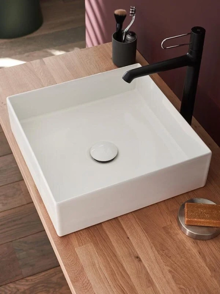 Раковина Jacob Delafon Delta Pure 39 см белая, тонкая керамика E90011-0 (детальная фотография), накладные (на столешницу), пристенные