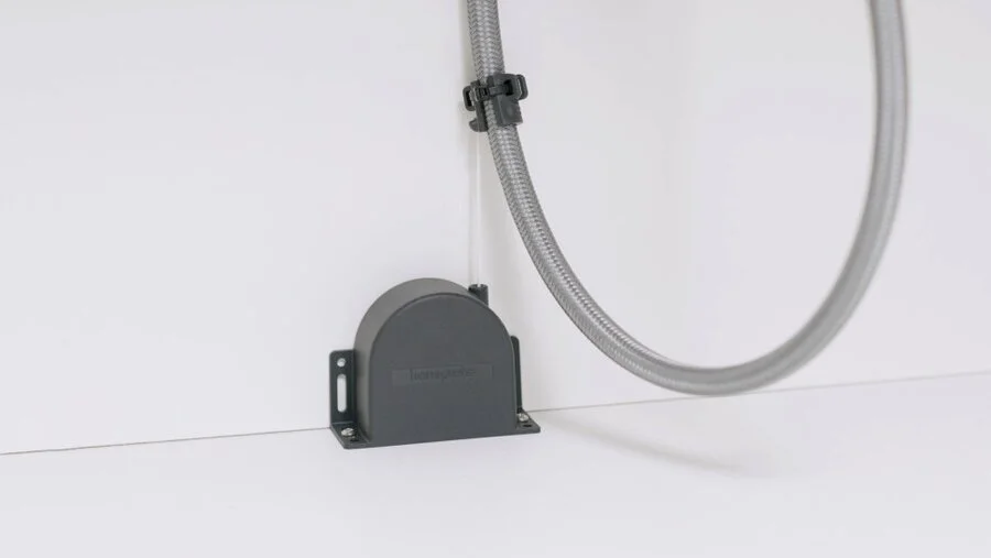 Смеситель для кухни Hansgrohe Zesis M33 матовый черный 74803670 (детальная фотография), с 1 монтажным отверстием