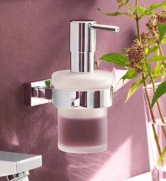 Дозатор для мыла Grohe Essentials с держателем 40448001 (детальная фотография), металлические, стеклянные