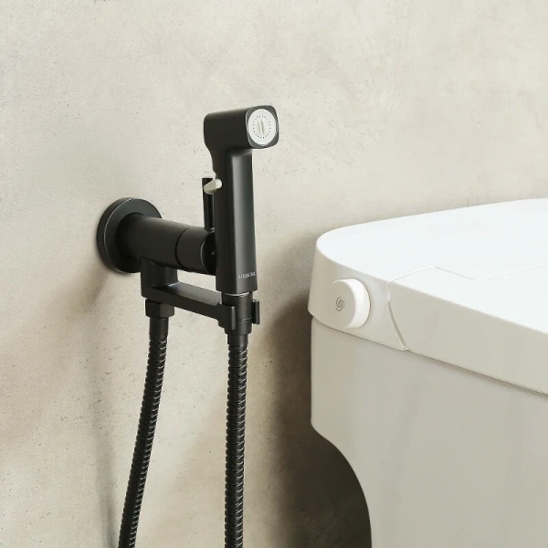 Гигиенический душ со смесителем Акватек Ника черный матовый AQ1819MB (детальная фотография), округлые