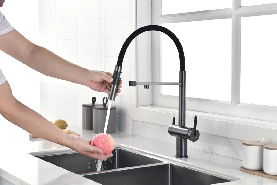 Смеситель для питьевой воды Paulmark Gravity вороненая сталь Gr213888-GM (детальная фотография), однорычажные, двухрычажные